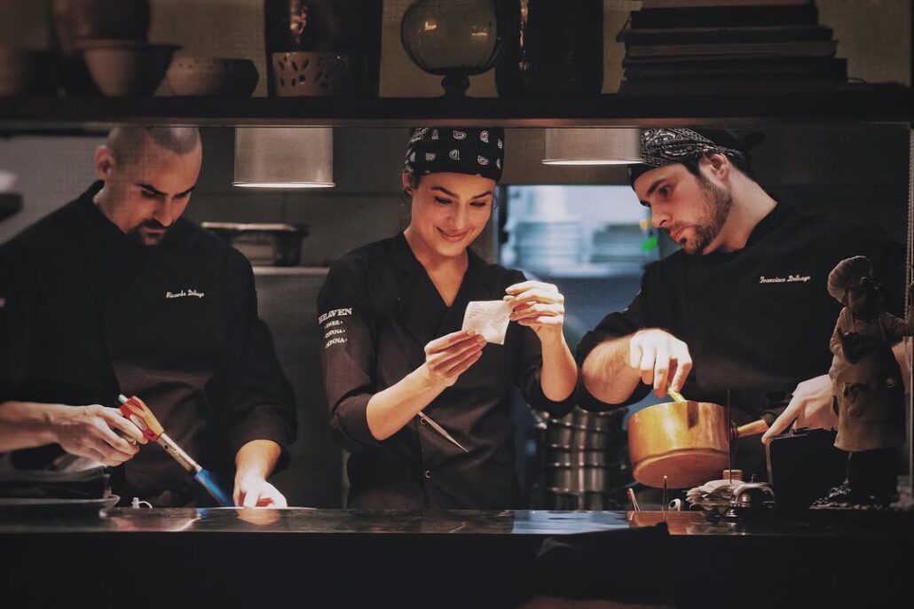 Com uma trajetória familiar construída entre temperos e panelas, os autores da gastronomia do Ch